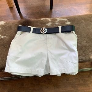 Lilly Pulitzer white shorts & Tory Burch reversible navy/hunter green belt